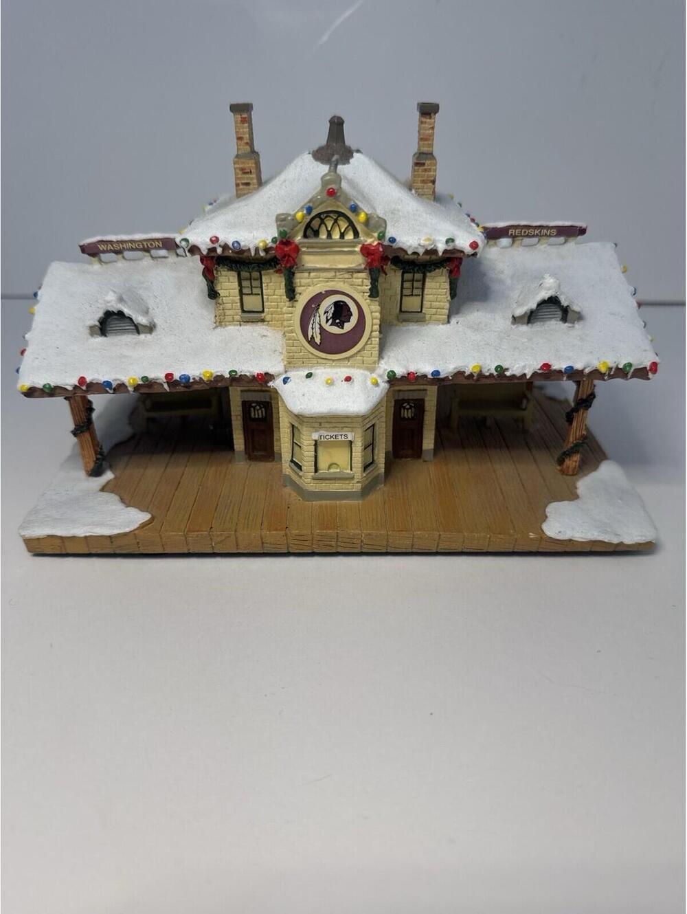 Hawthorne Village Washington Redskins Train Station Xmas Village 2004 NFL